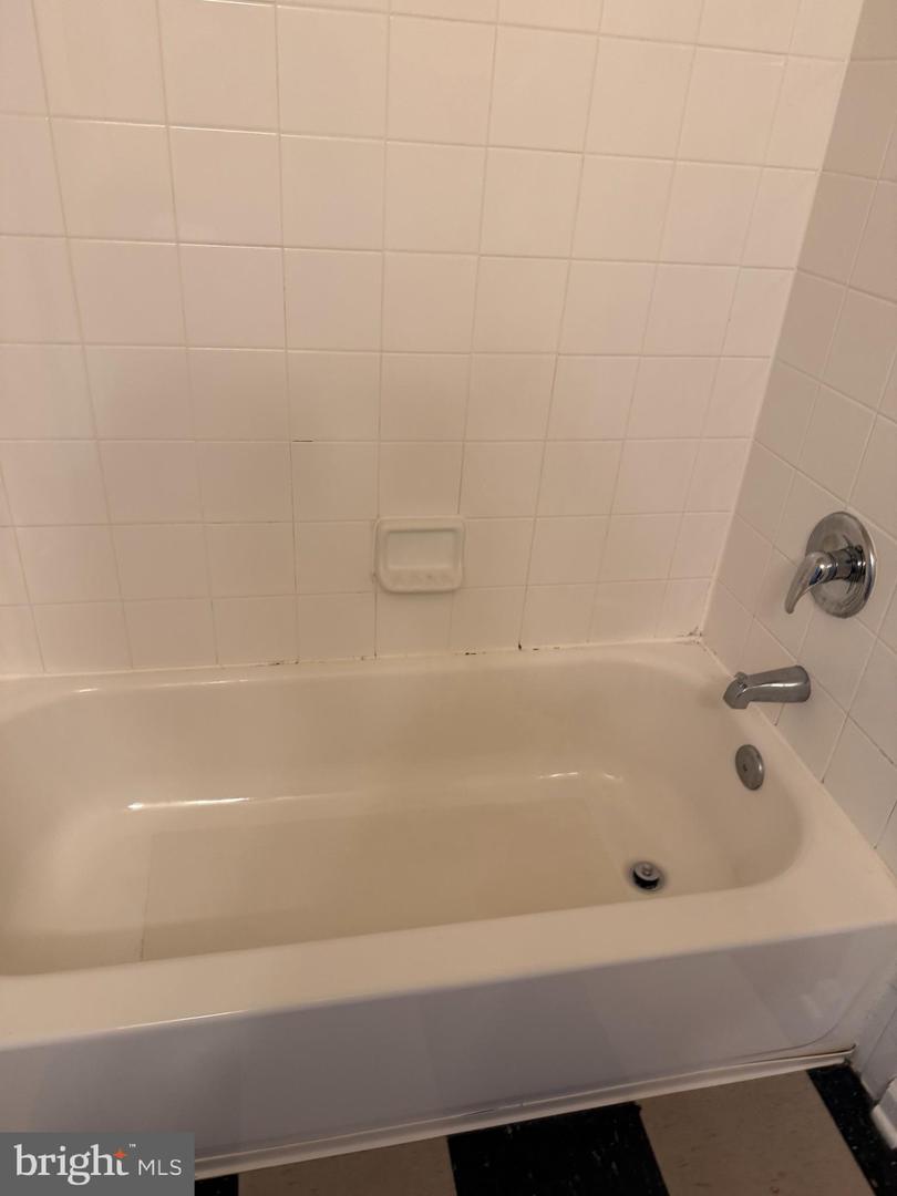195 Yellowstone Dr #302 Property Photo 10