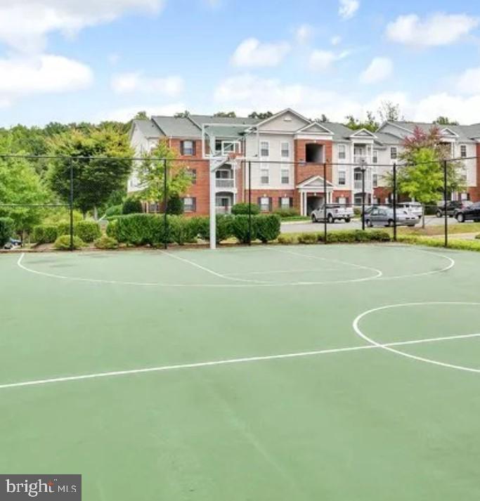 122 Yellowstone Dr #206 Property Photo 8