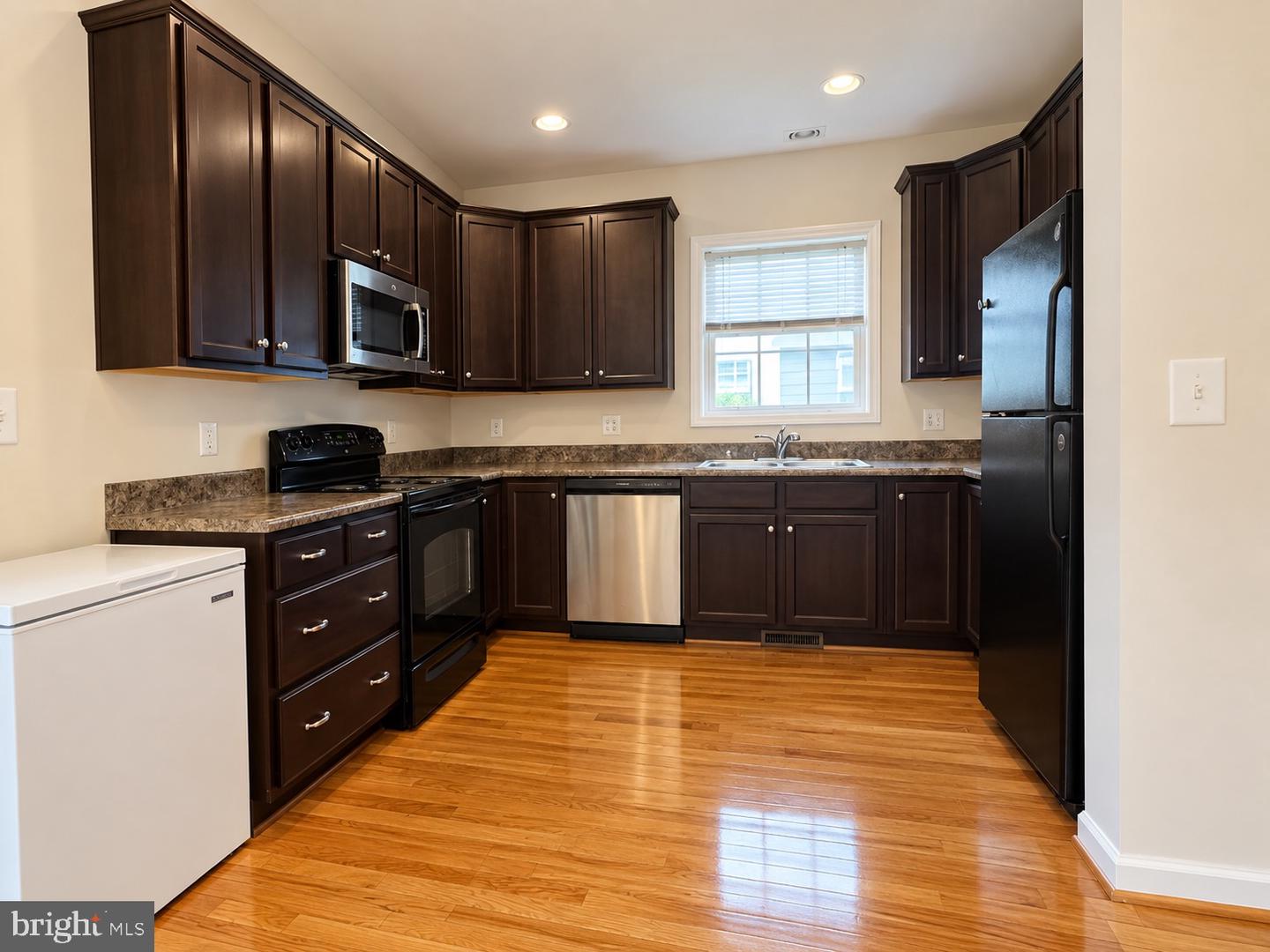 1380 Timberwood Blvd Property Photo 3