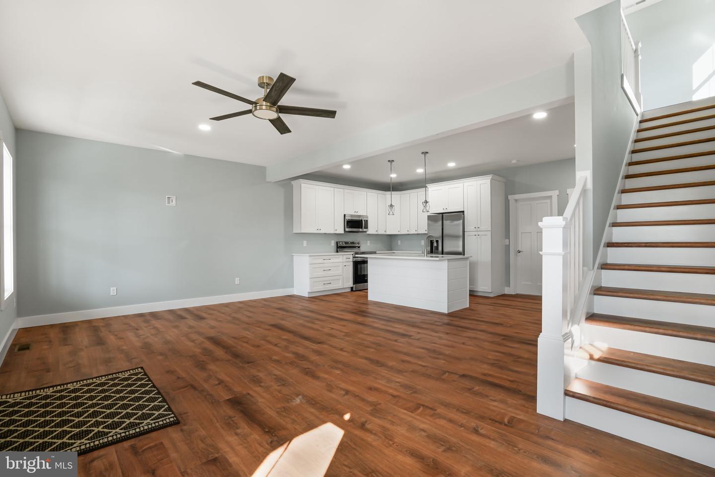 7921 East Side Rd Property Photo 5