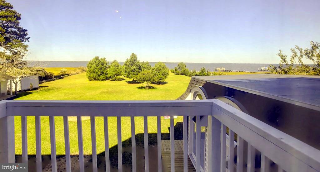 5557 Main St Property Photo 20