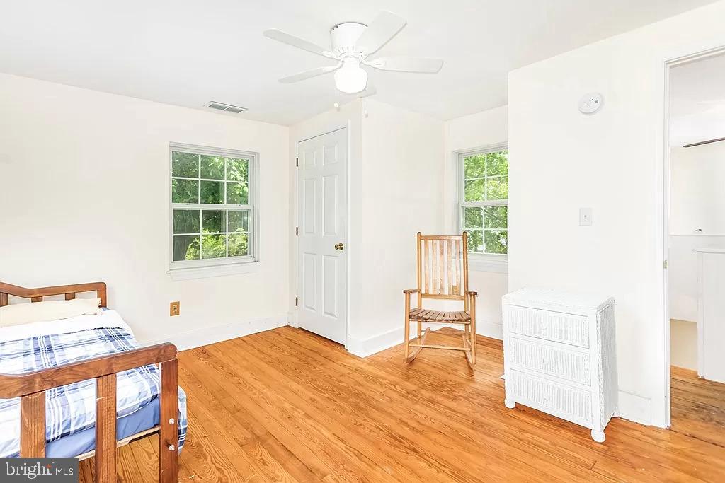 24171 Adelaide St Property Photo 9