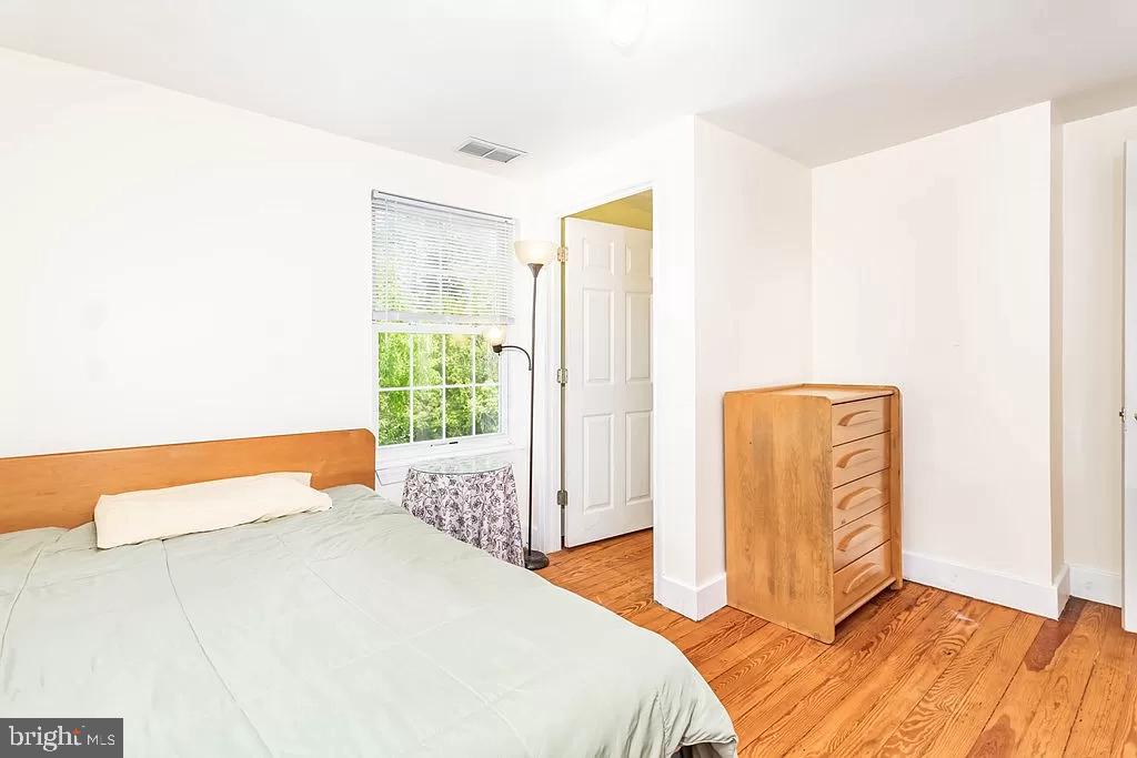 24171 Adelaide St Property Photo 16