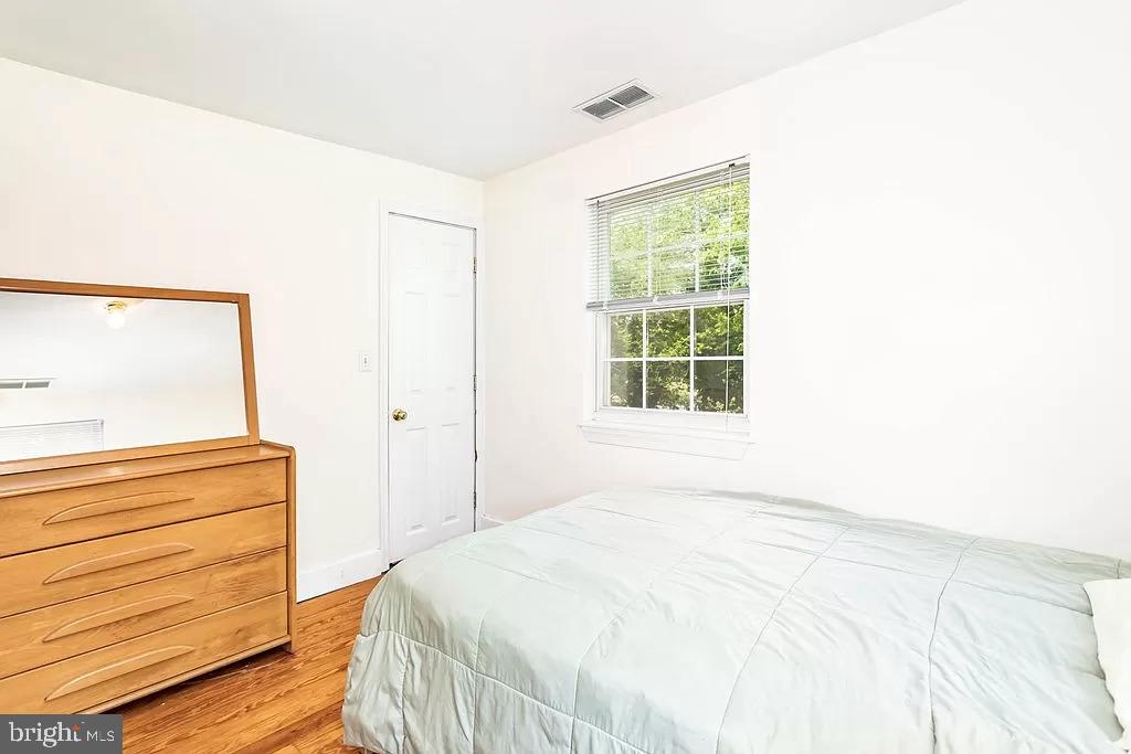 24171 Adelaide St Property Photo 17