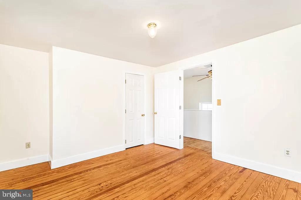 24171 Adelaide St Property Photo 18