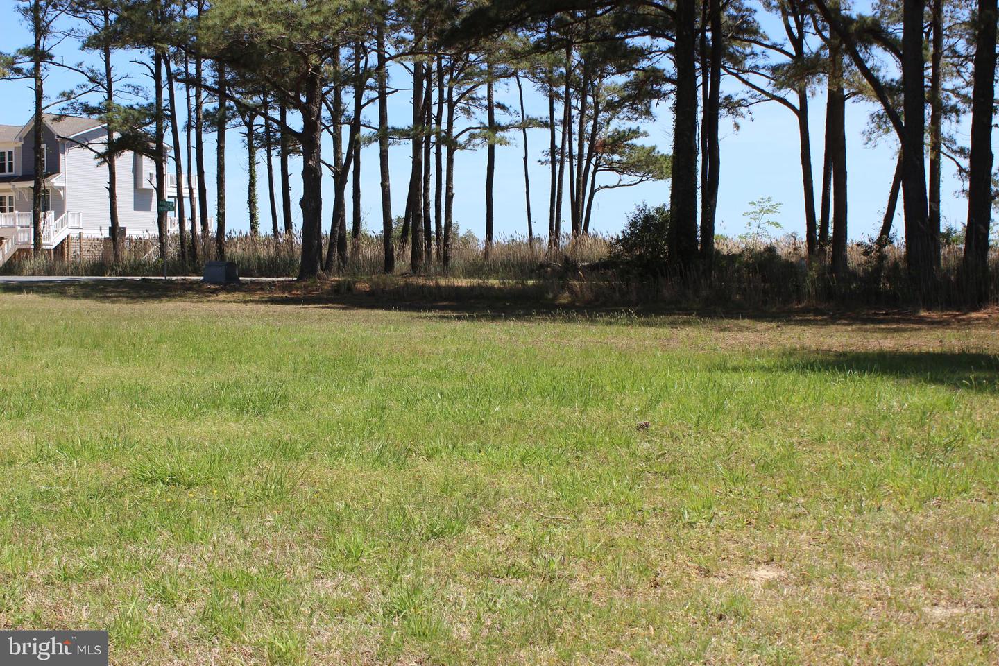 800 Castaway Dr Property Photo 2