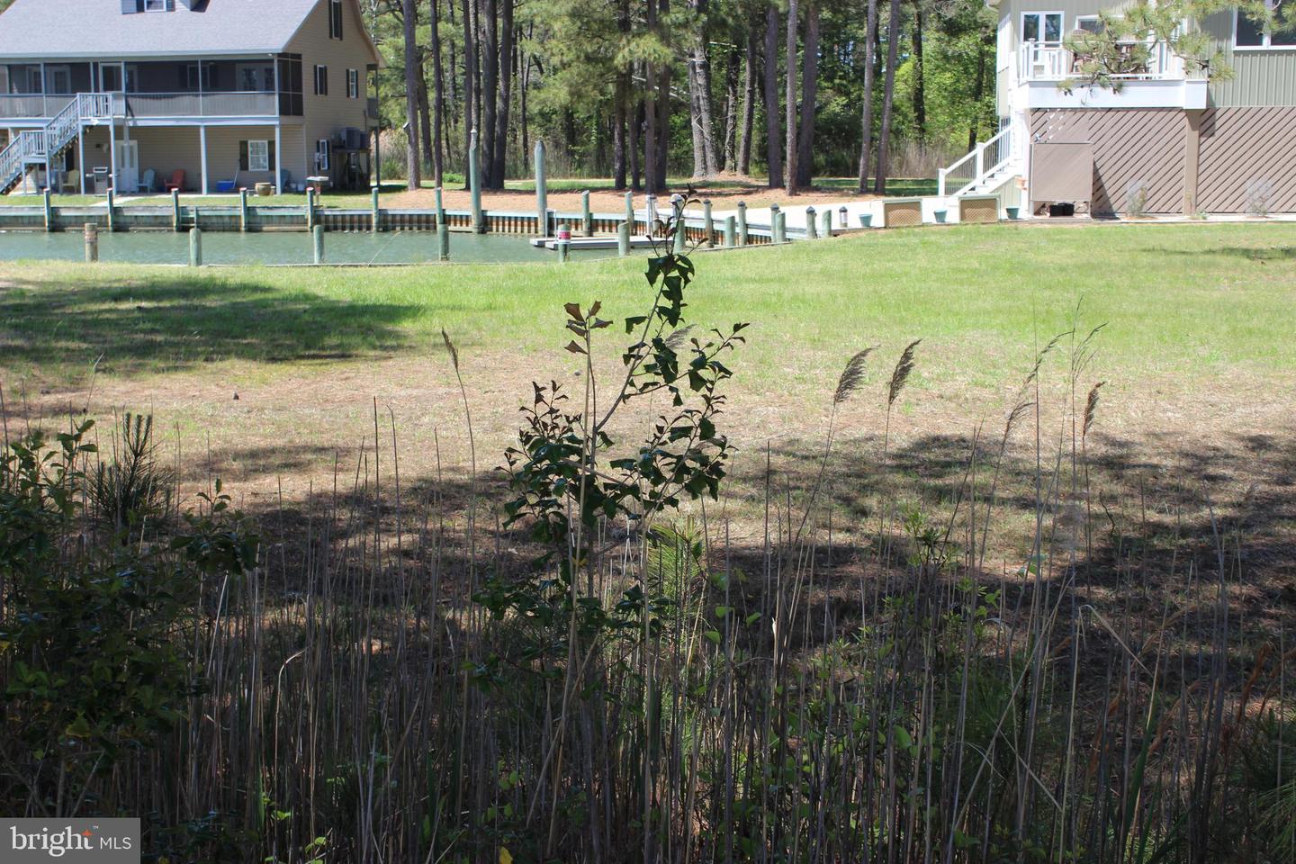 800 Castaway Dr Property Photo 3
