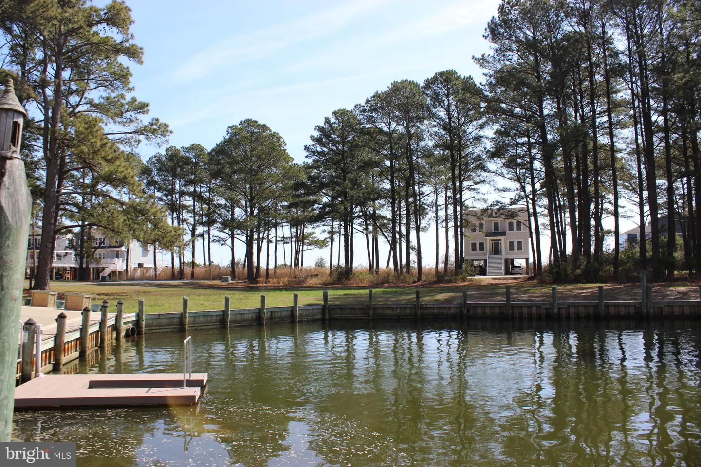 800 Castaway Dr Property Photo 4