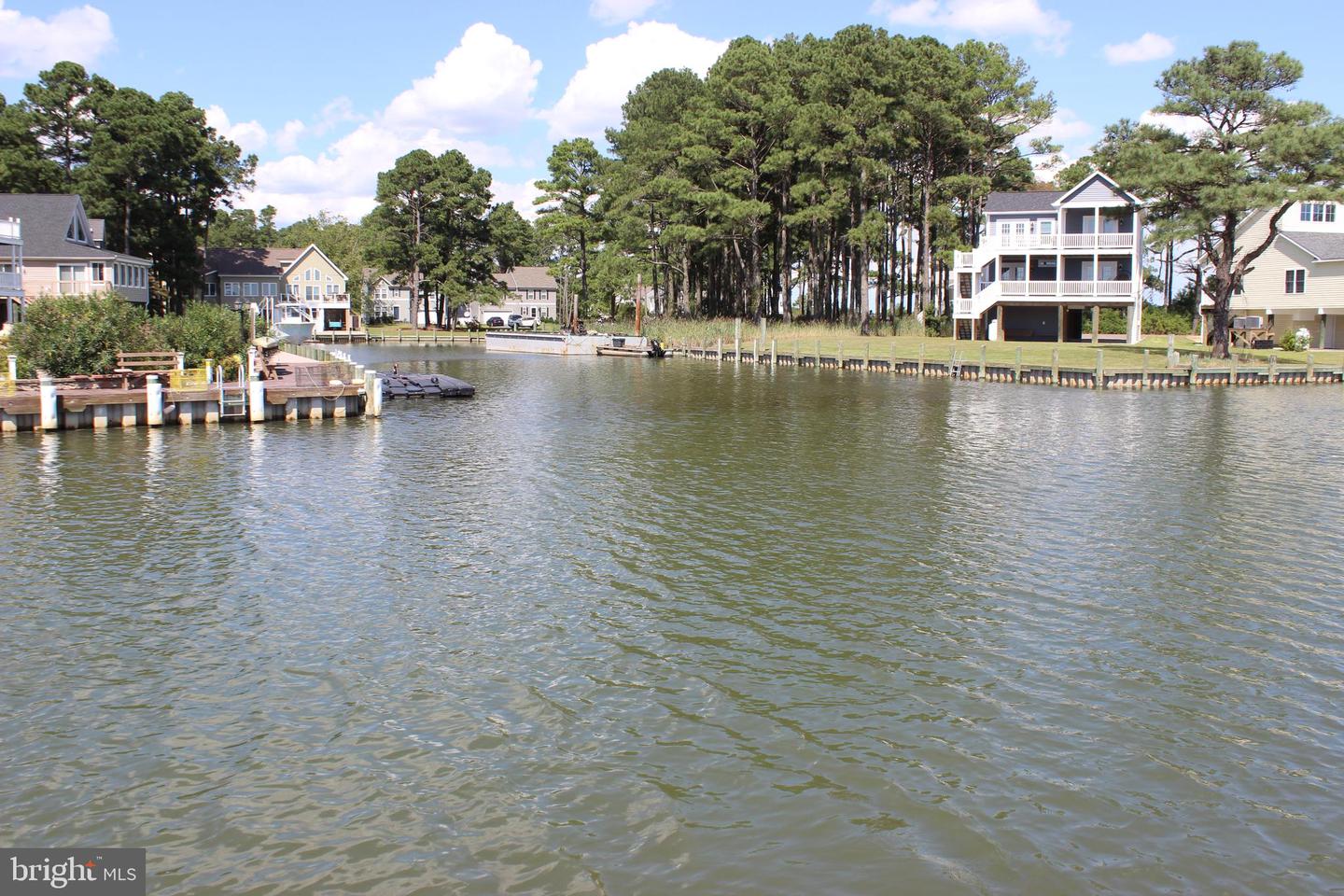 933 Sailors Ct Property Photo 3