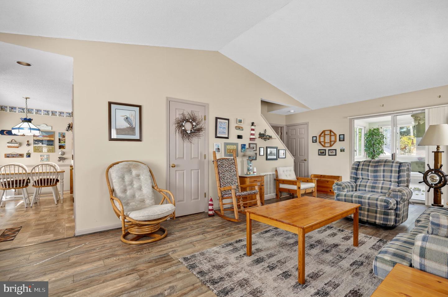 6135 Martin Ln Property Photo 11