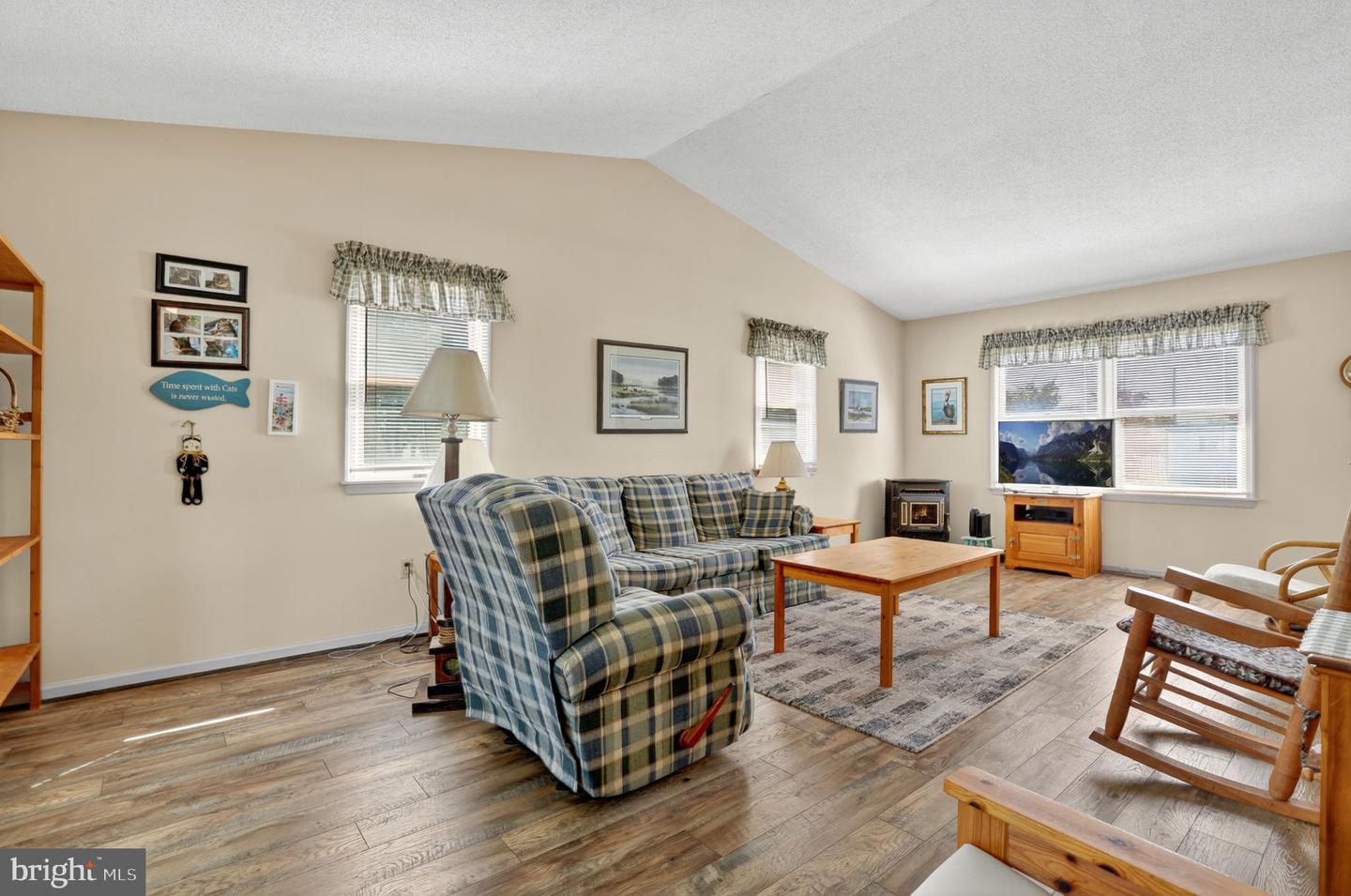 6135 Martin Ln Property Photo 12