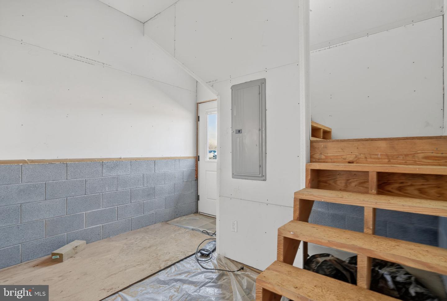 8005 Hickman Farm Rd Property Photo 11