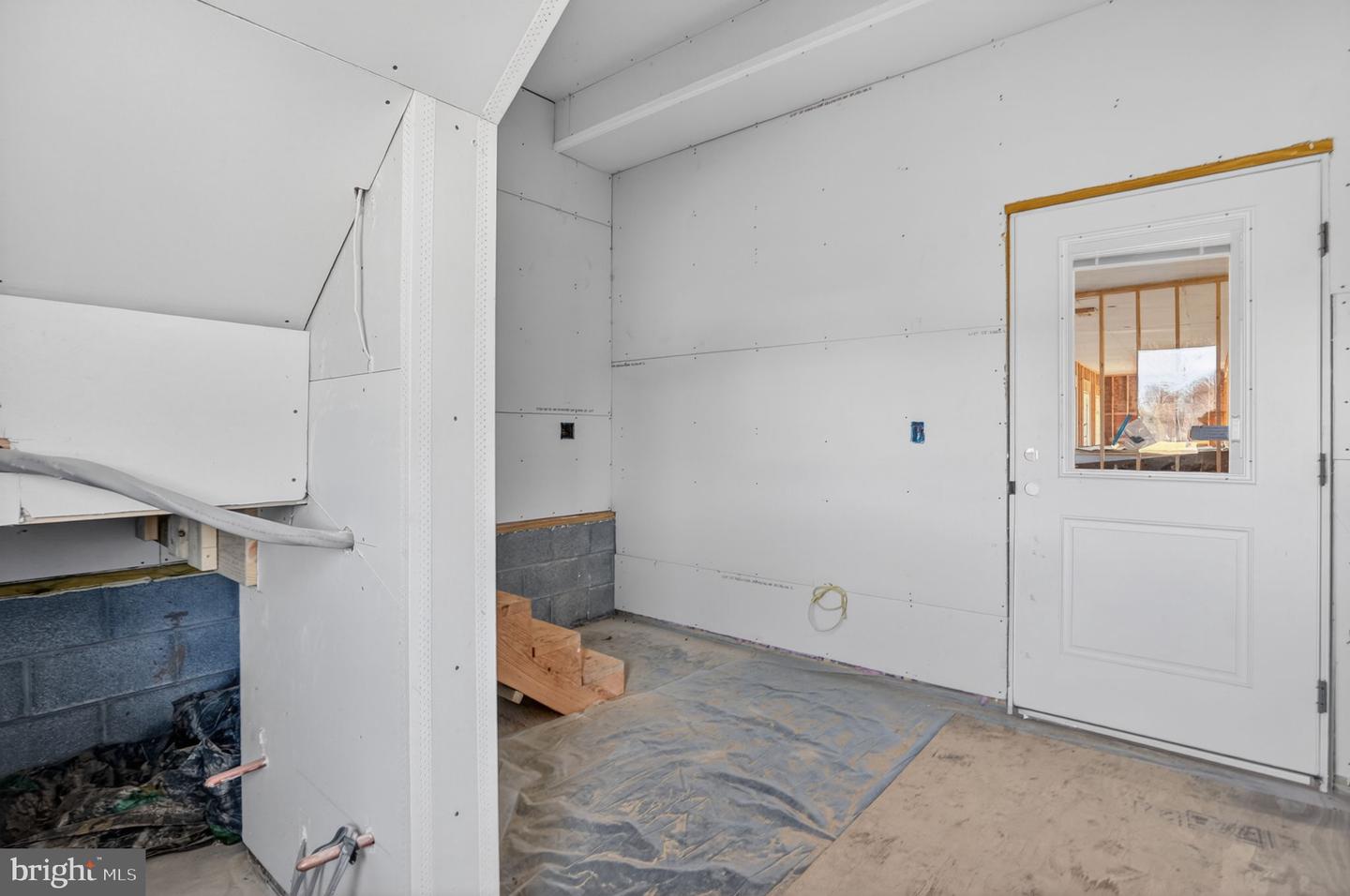 8005 Hickman Farm Rd Property Photo 12