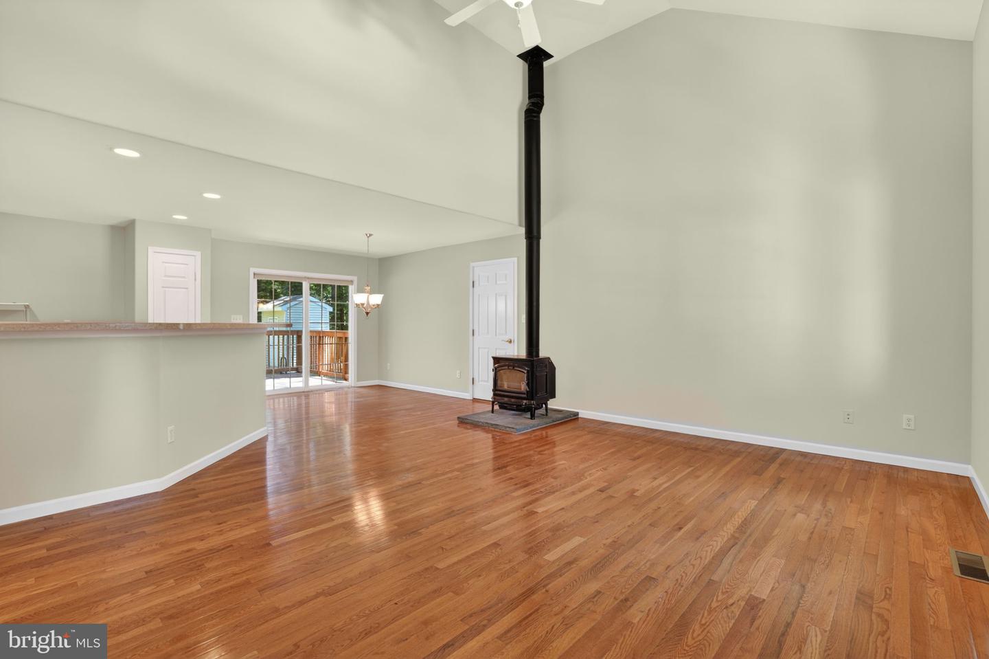 2347 Mayflower Dr Property Photo 2