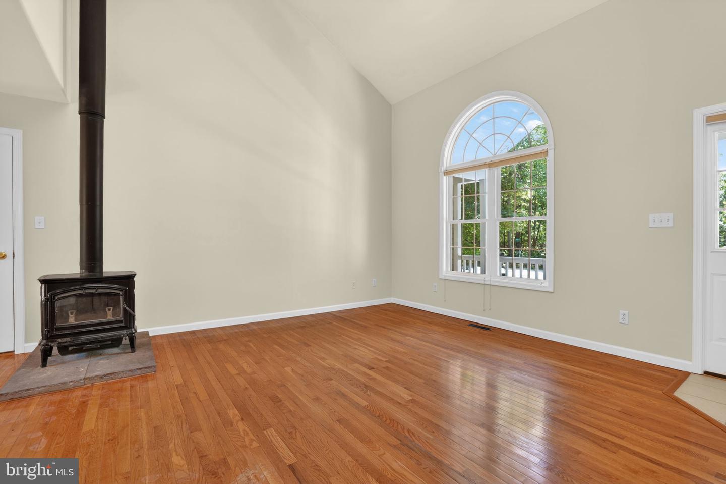 2347 Mayflower Dr Property Photo 4