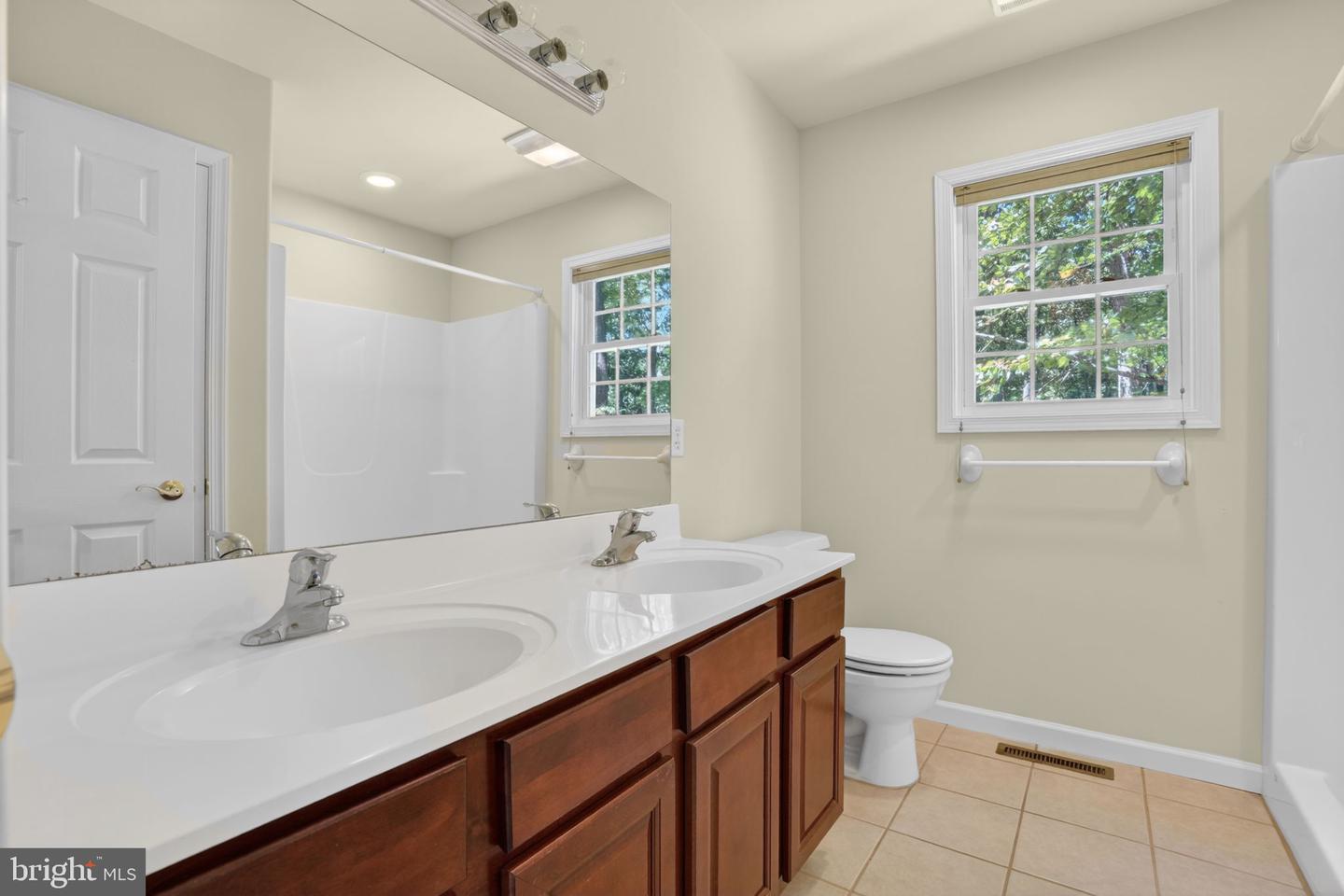 2347 Mayflower Dr Property Photo 19