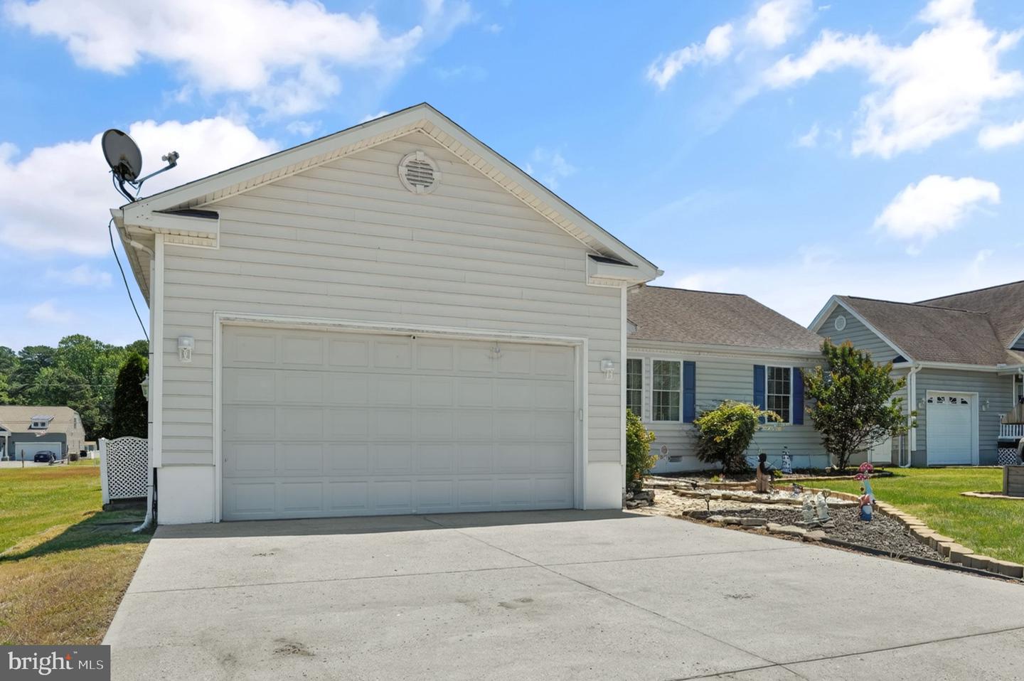 2353 Yardarm Dr Property Photo 3