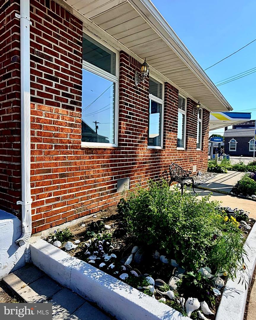 4134 Main St Property Photo 4