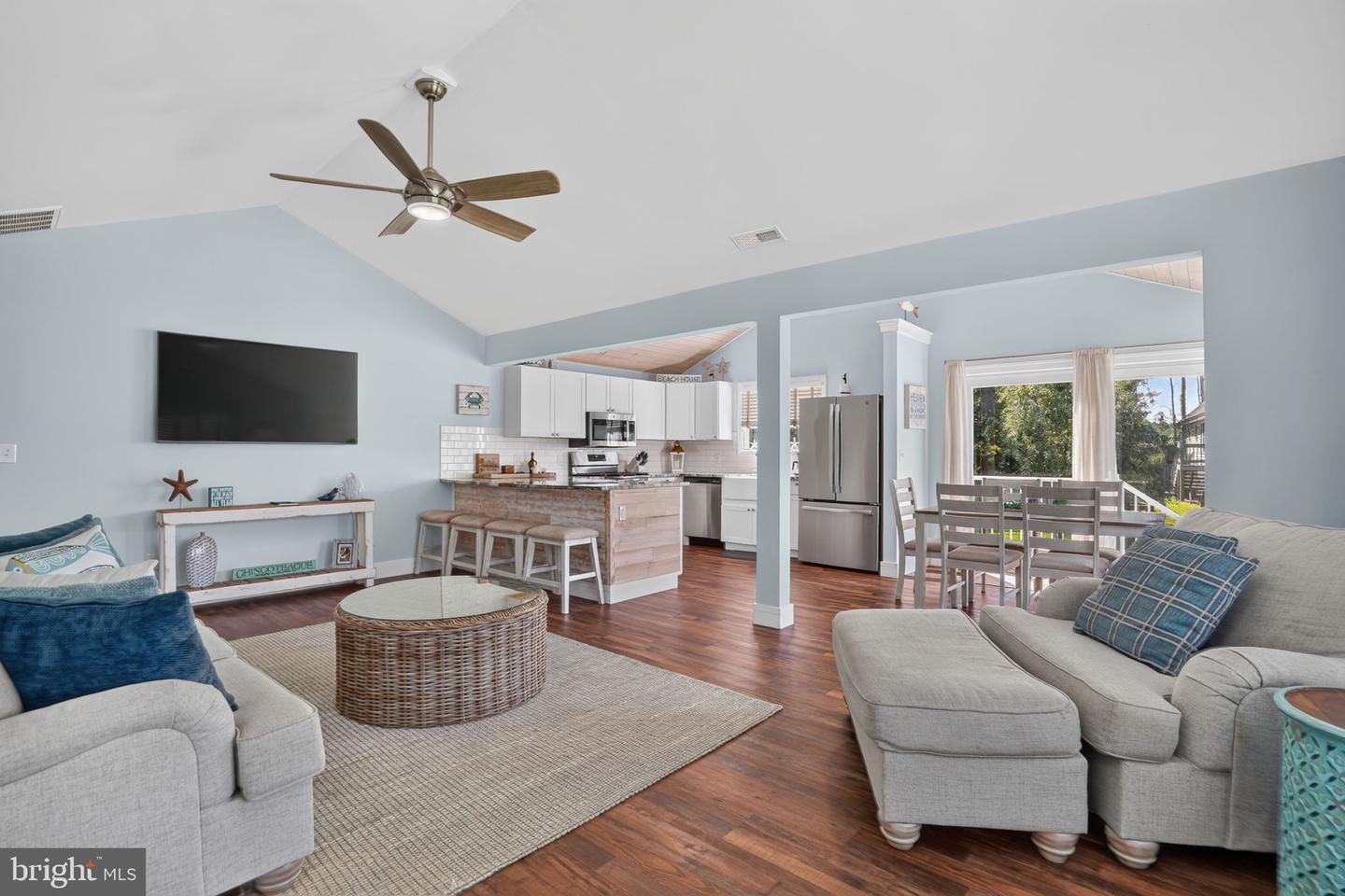 5190 Pine Tree Way Property Photo 4