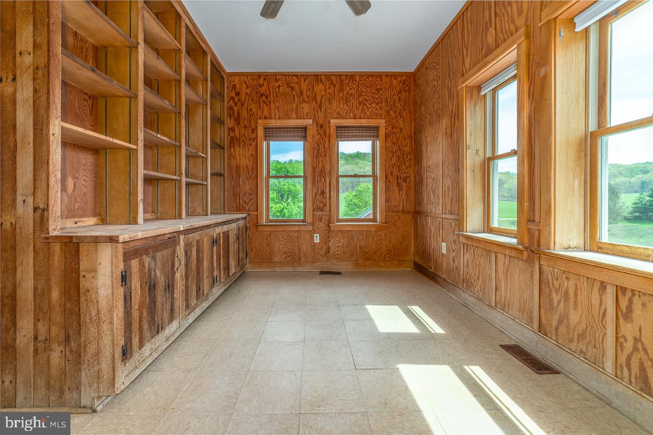 742 High Rock Rd Property Photo 38