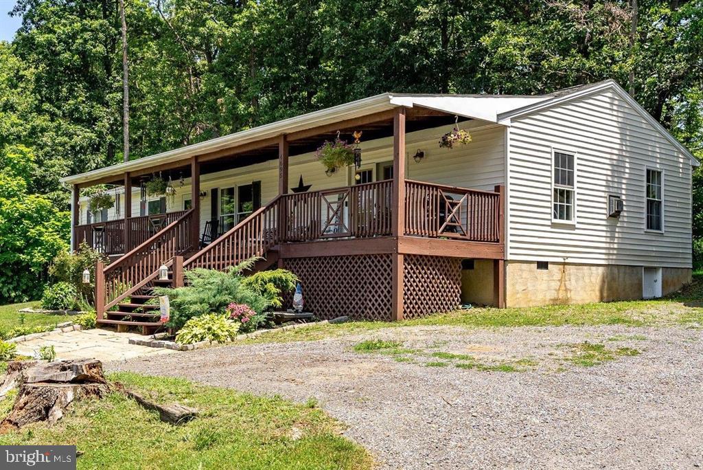 4695 E East Side Hwy Property Photo 1