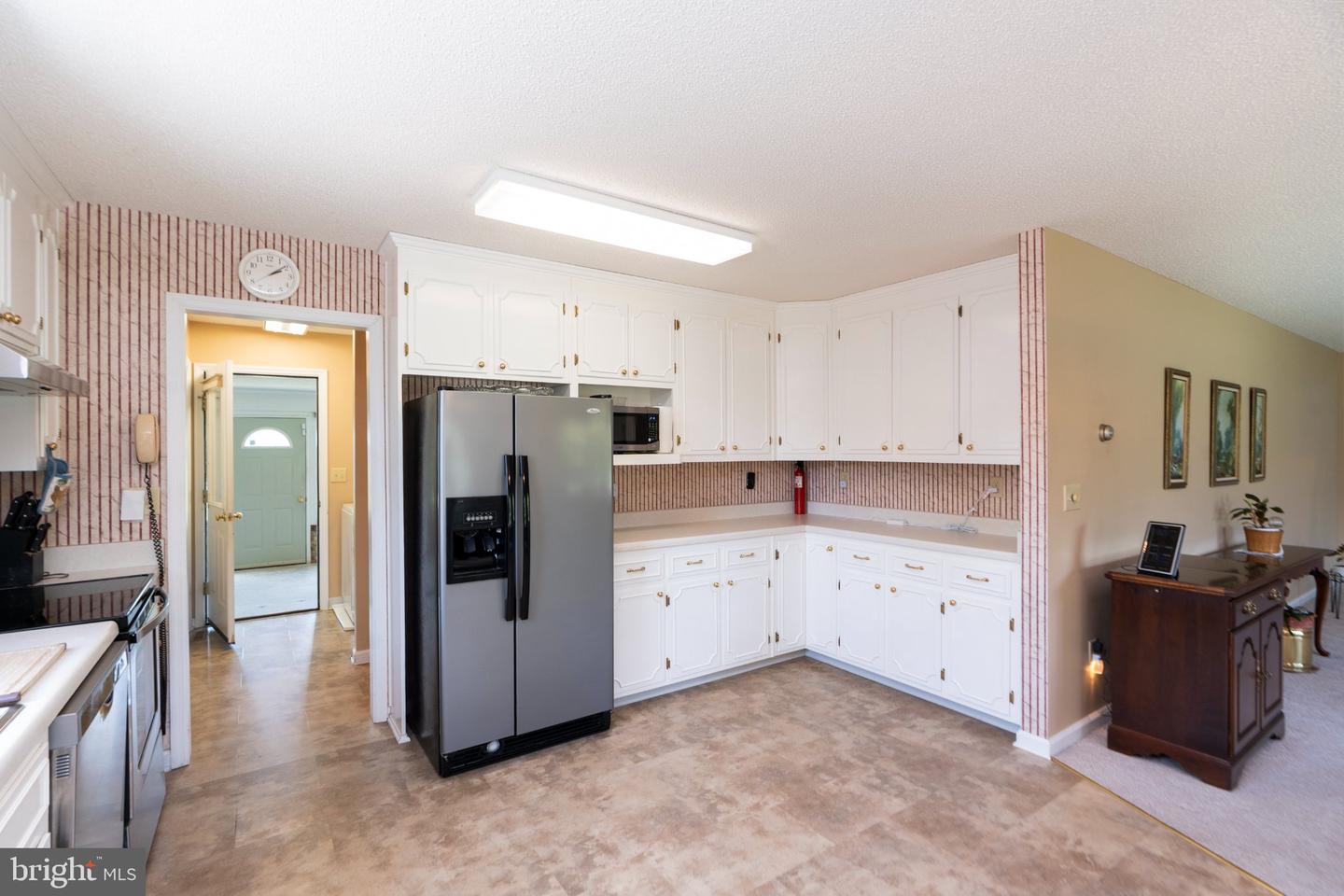 1802 N River Rd Property Photo 9