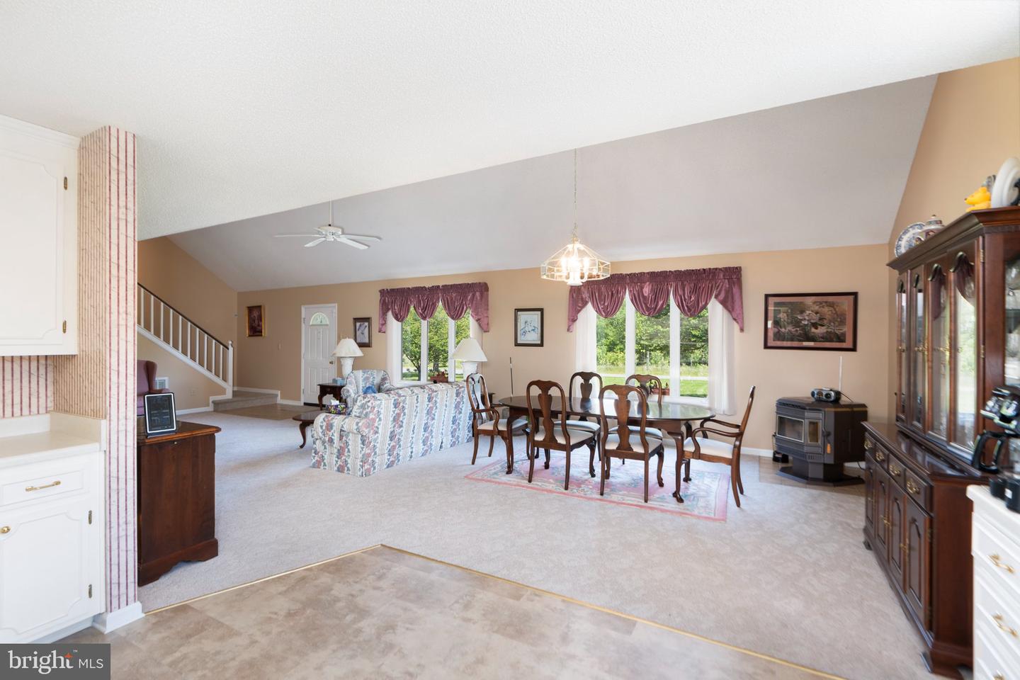 1802 N River Rd Property Photo 11