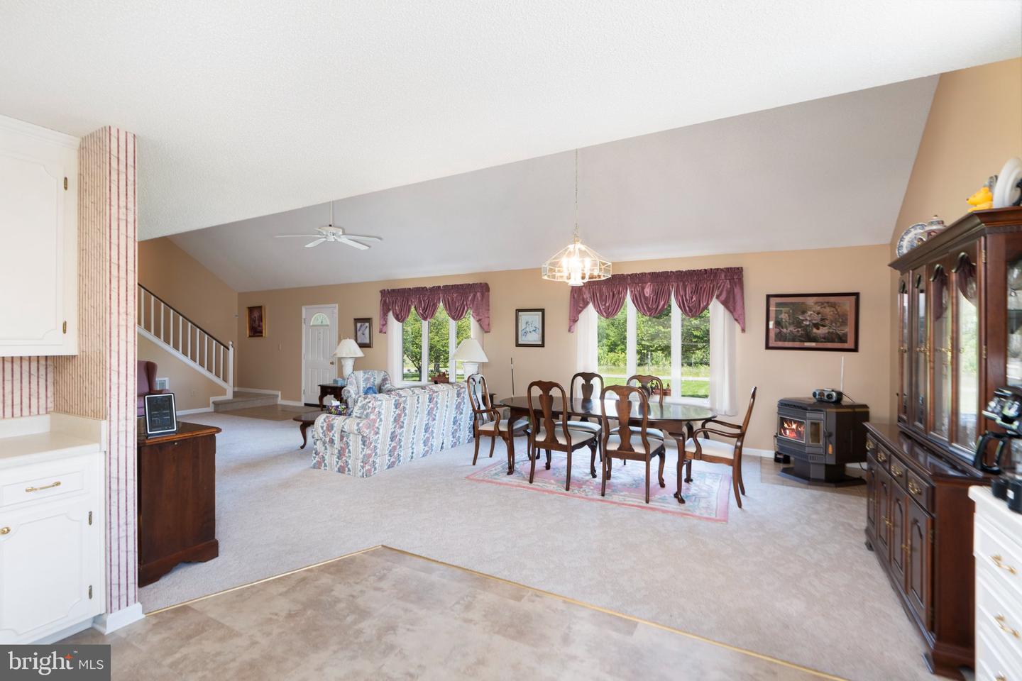 1802 N River Rd Property Photo 12