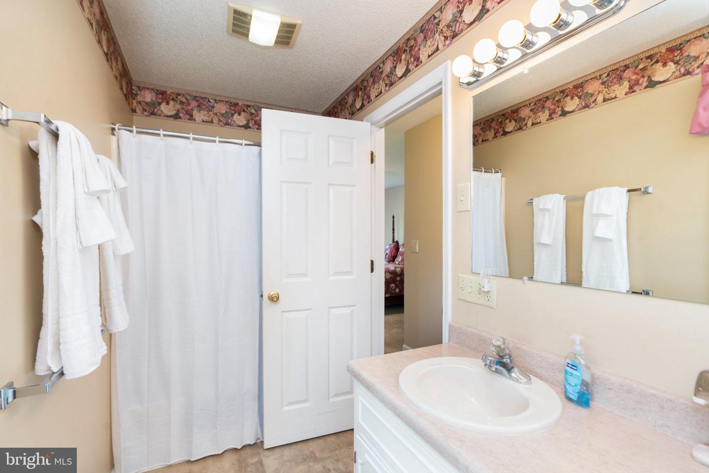 1802 N River Rd Property Photo 23