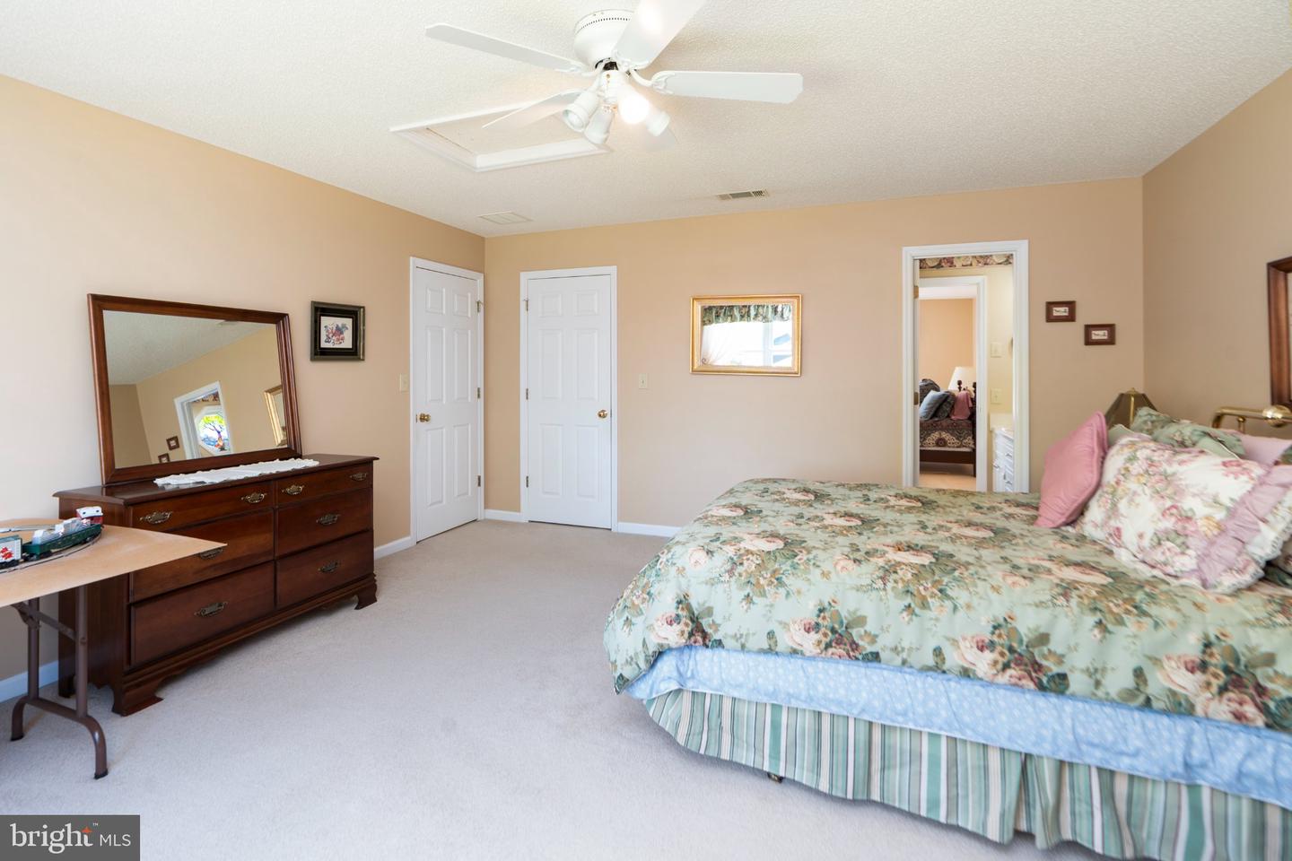 1802 N River Rd Property Photo 25