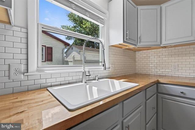 28 Ardmore St Property Photo 10