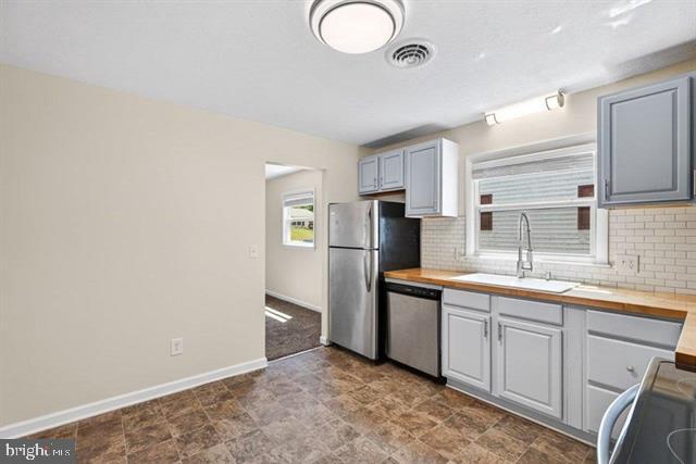 28 Ardmore St Property Photo 11