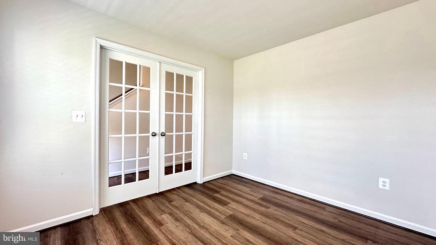46 Lookover Ter Property Photo 4