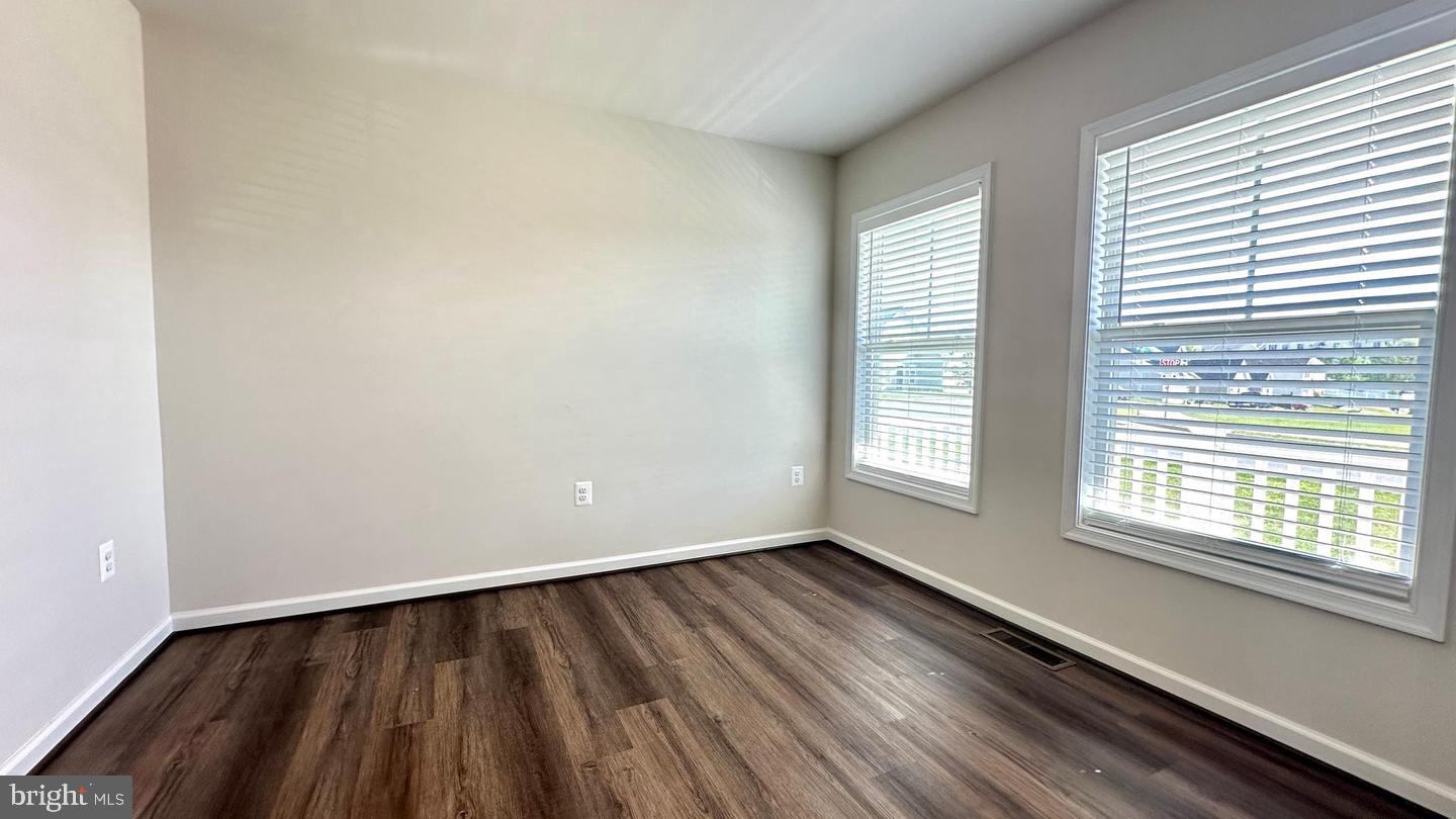 46 Lookover Ter Property Photo 5