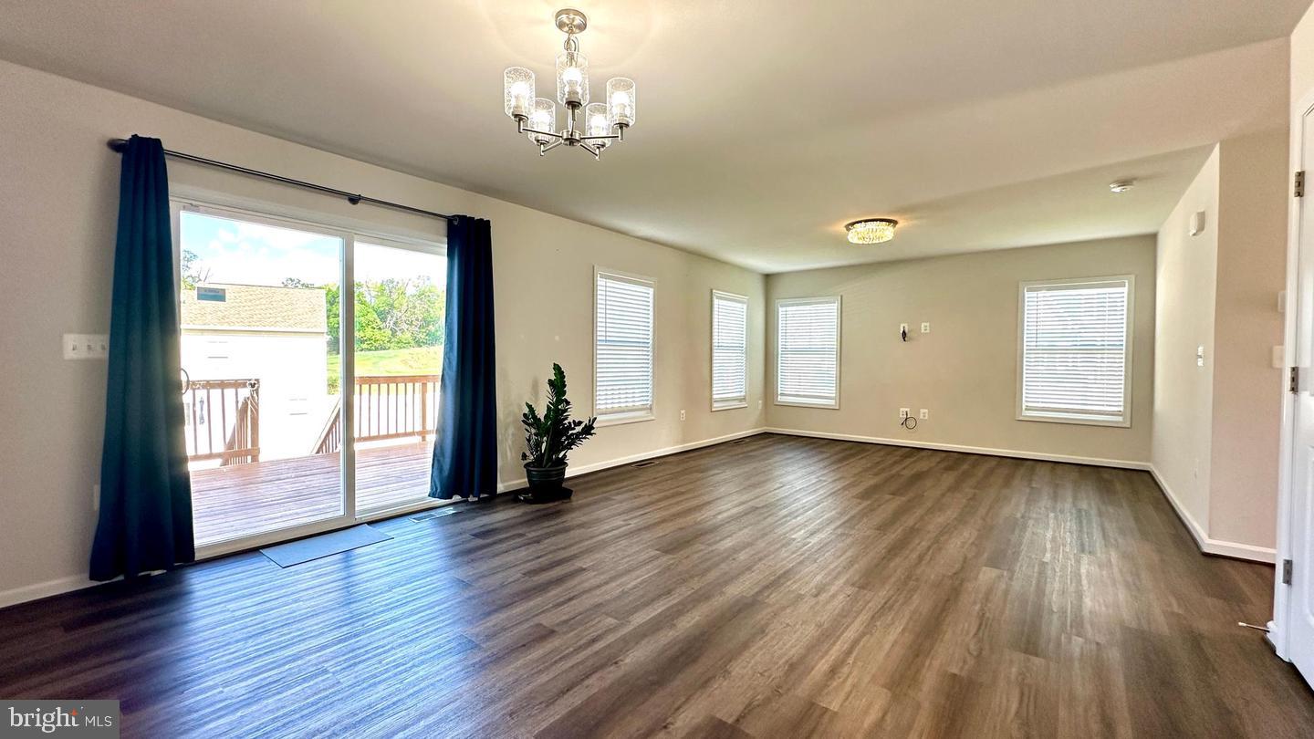 46 Lookover Ter Property Photo 7