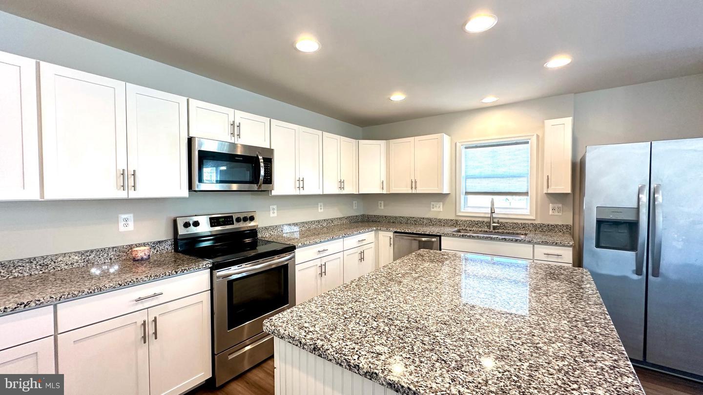 46 Lookover Ter Property Photo 9