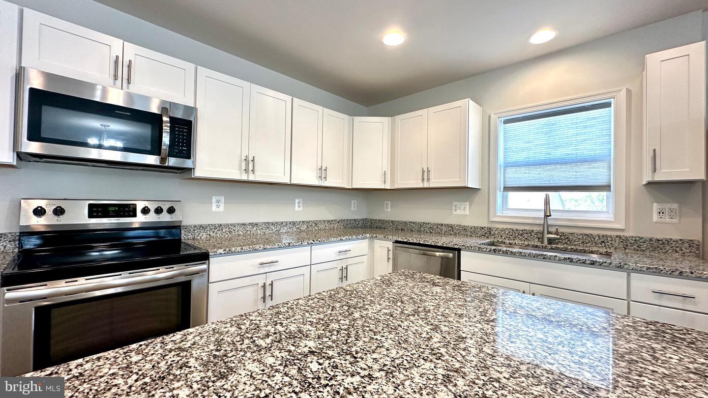 46 Lookover Ter Property Photo 11