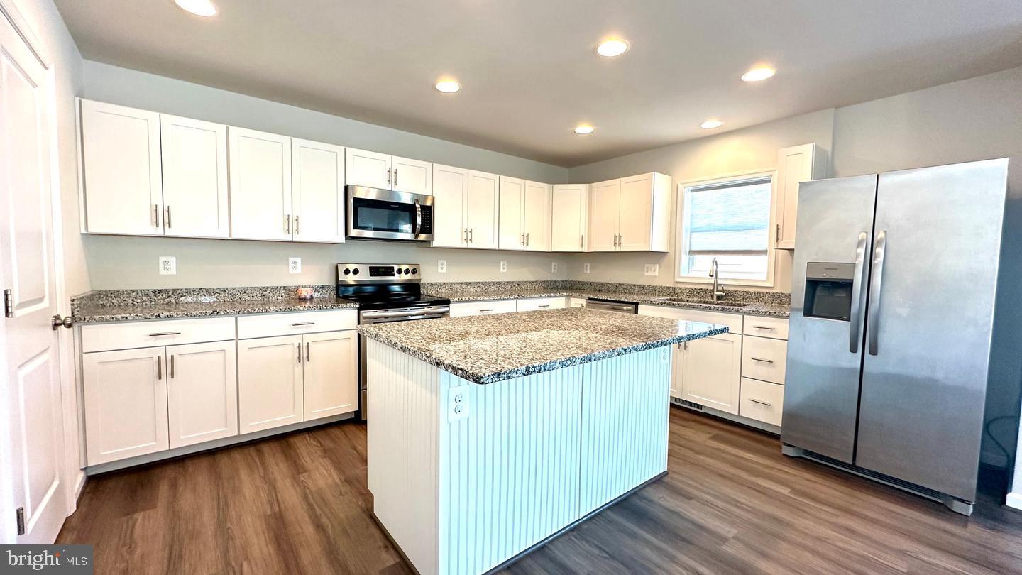 46 Lookover Ter Property Photo 13