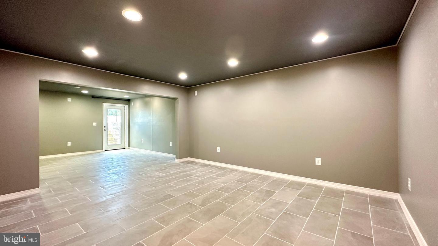 46 Lookover Ter Property Photo 35