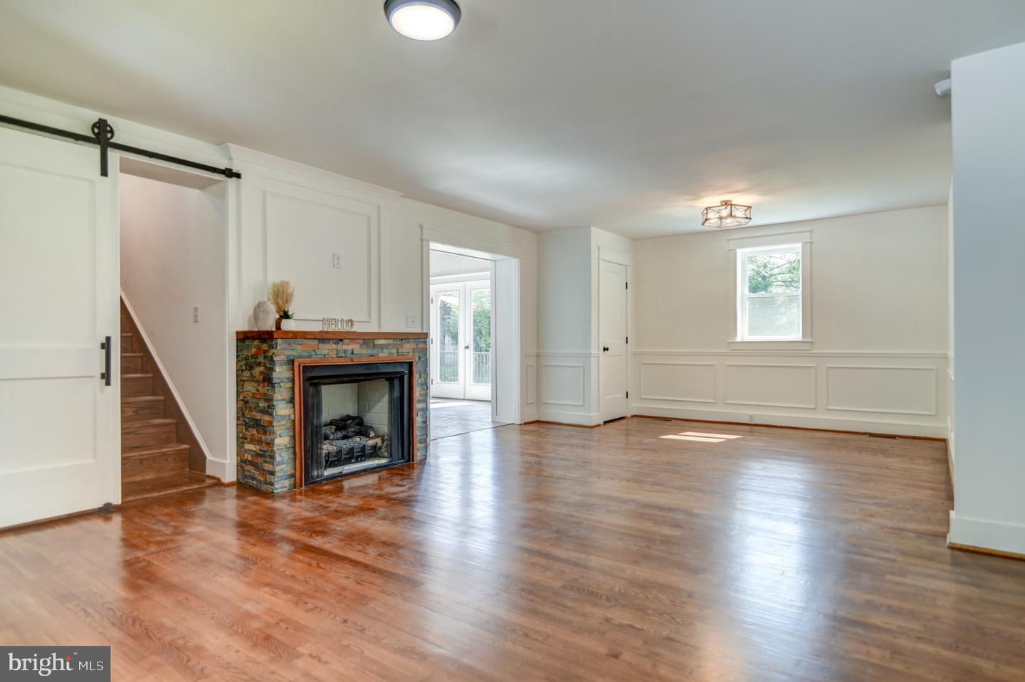 577 S Main St Property Photo 3