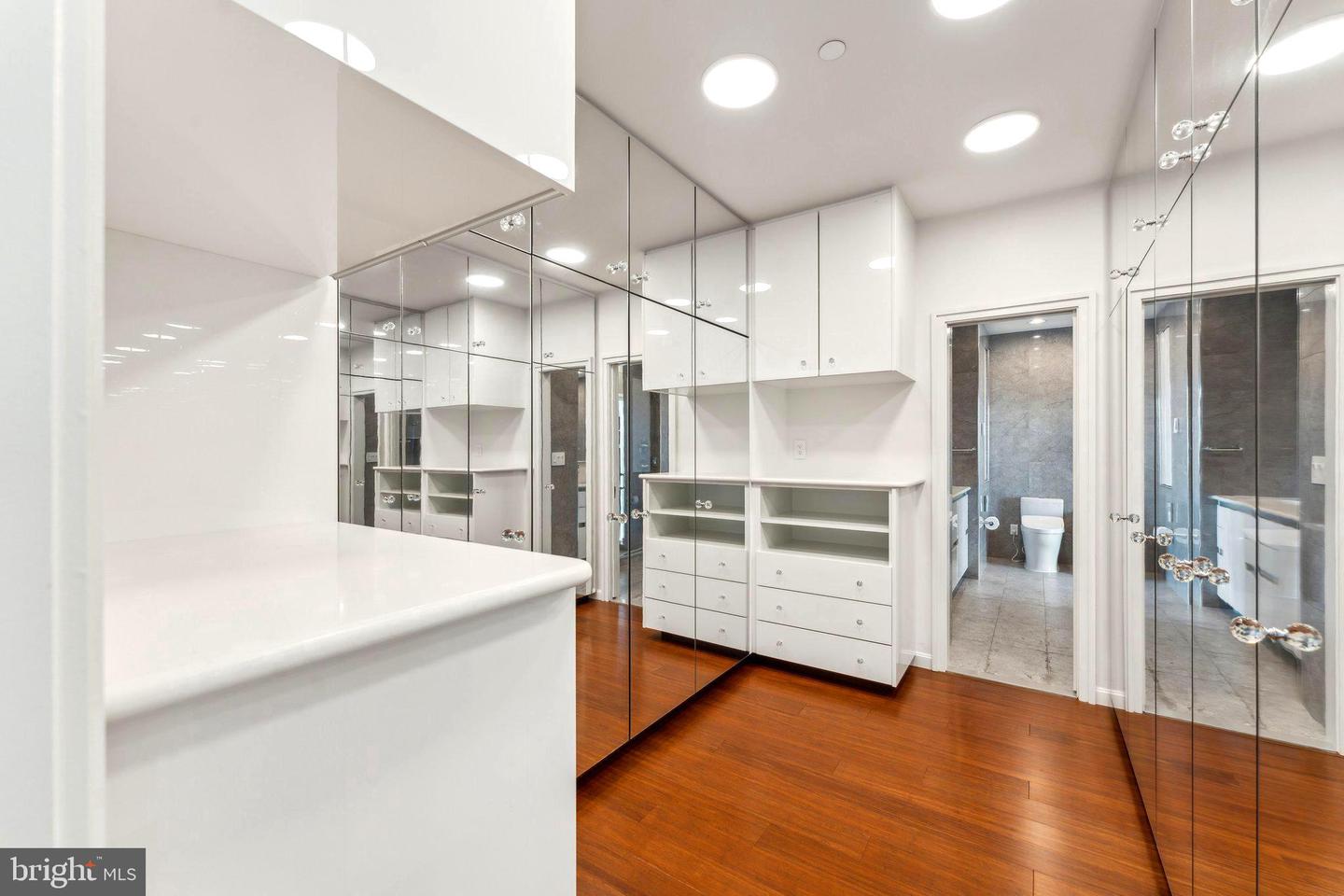1300 Crystal Dr #ph3s Property Photo 27
