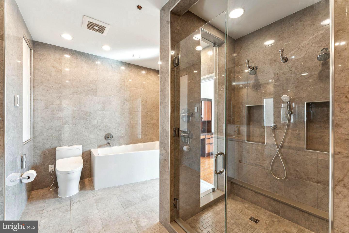 1300 Crystal Dr #ph3s Property Photo 28