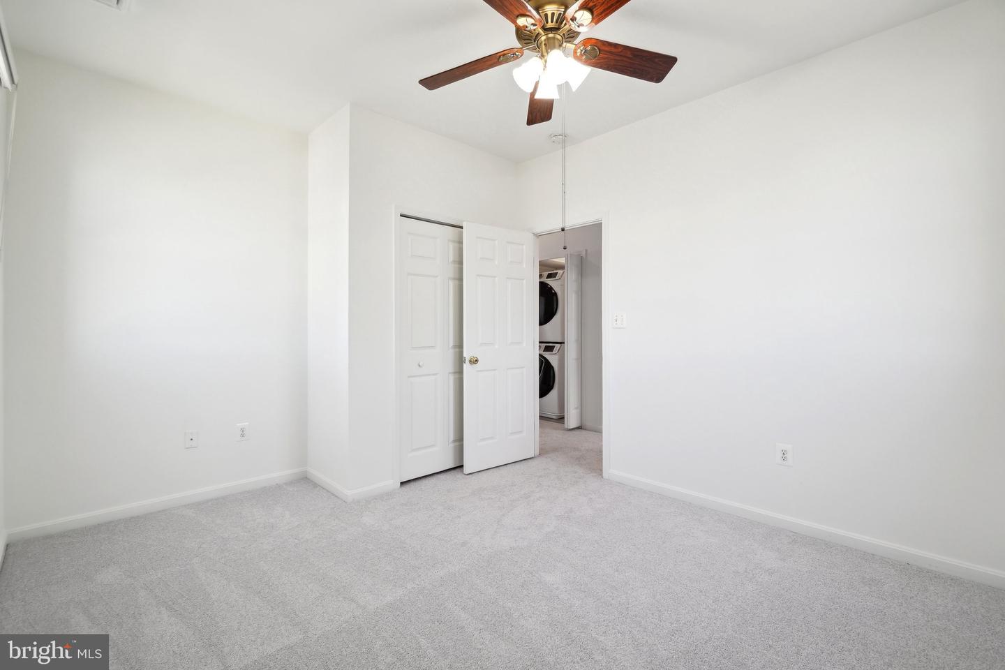 2142 N Dinwiddie St Property Photo 24