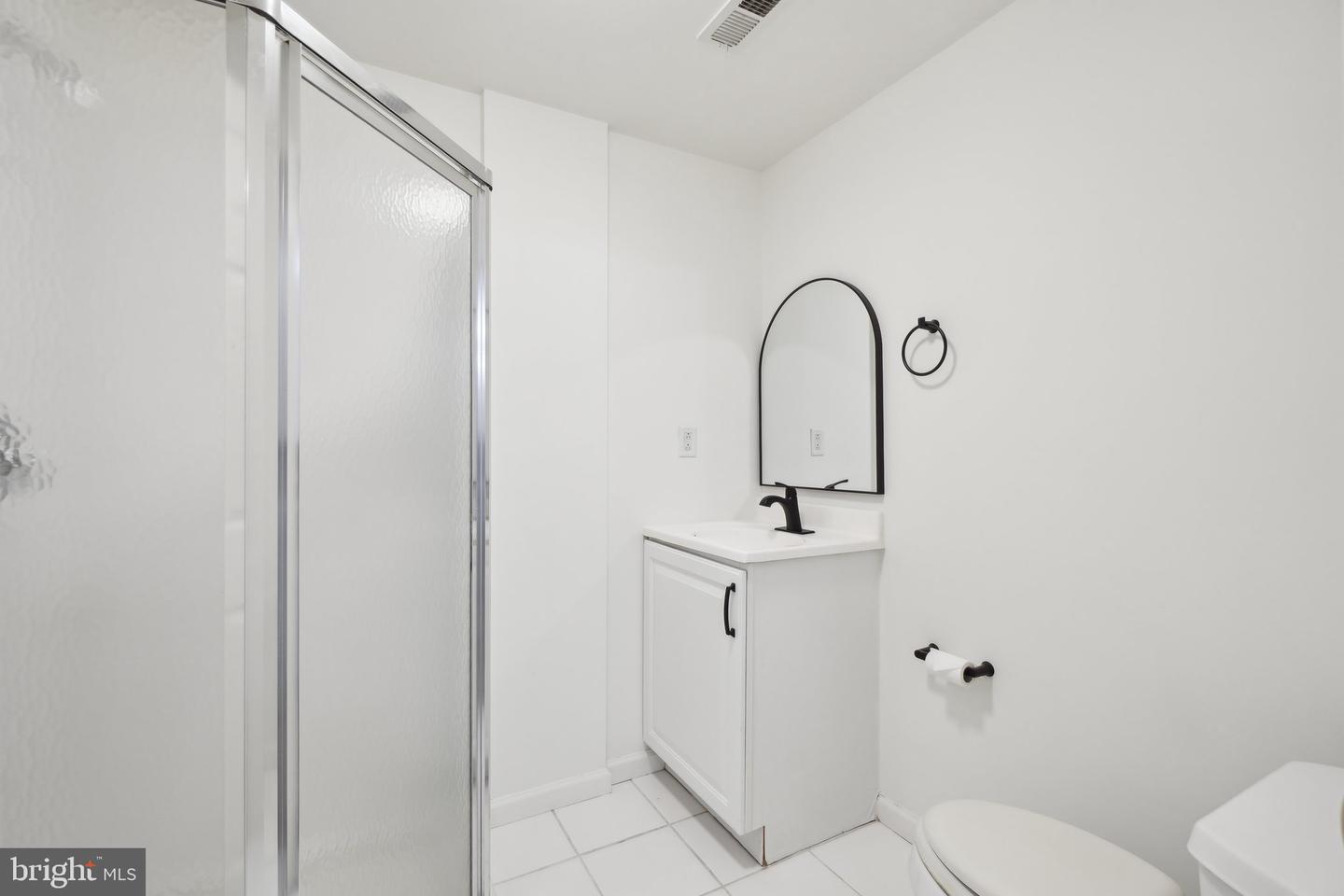 2142 N Dinwiddie St Property Photo 33