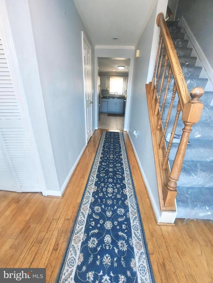 1932 S Kenmore St Property Photo 2