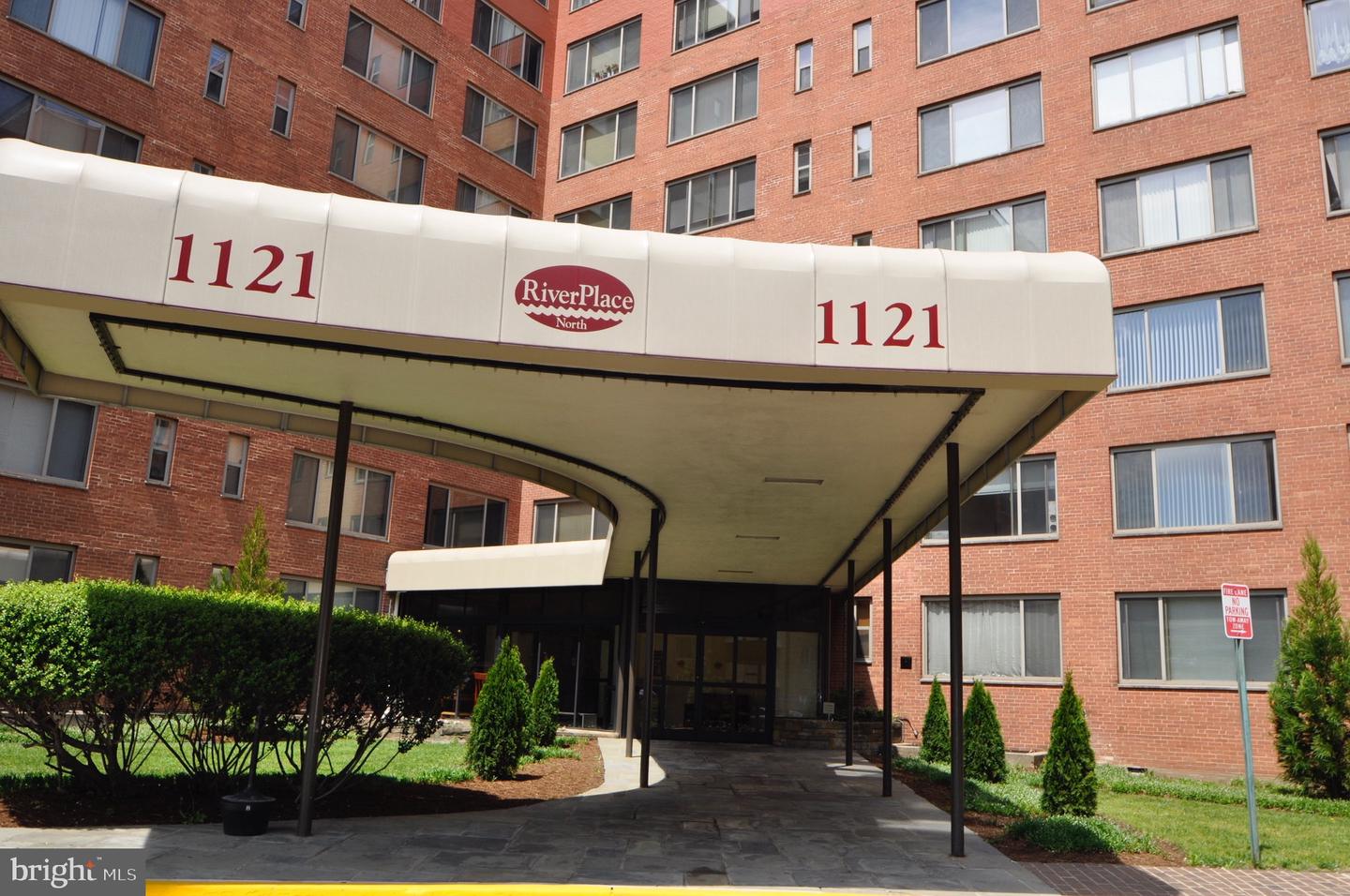 1121 Arlington Blvd #508 Property Photo