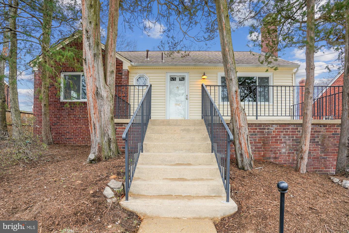 910 N Montana St Property Photo
