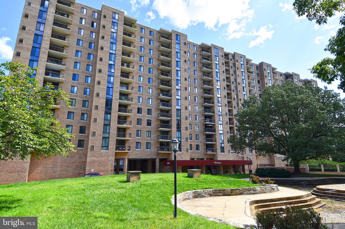 4500 S Four Mile Run Dr #1218 Property Photo