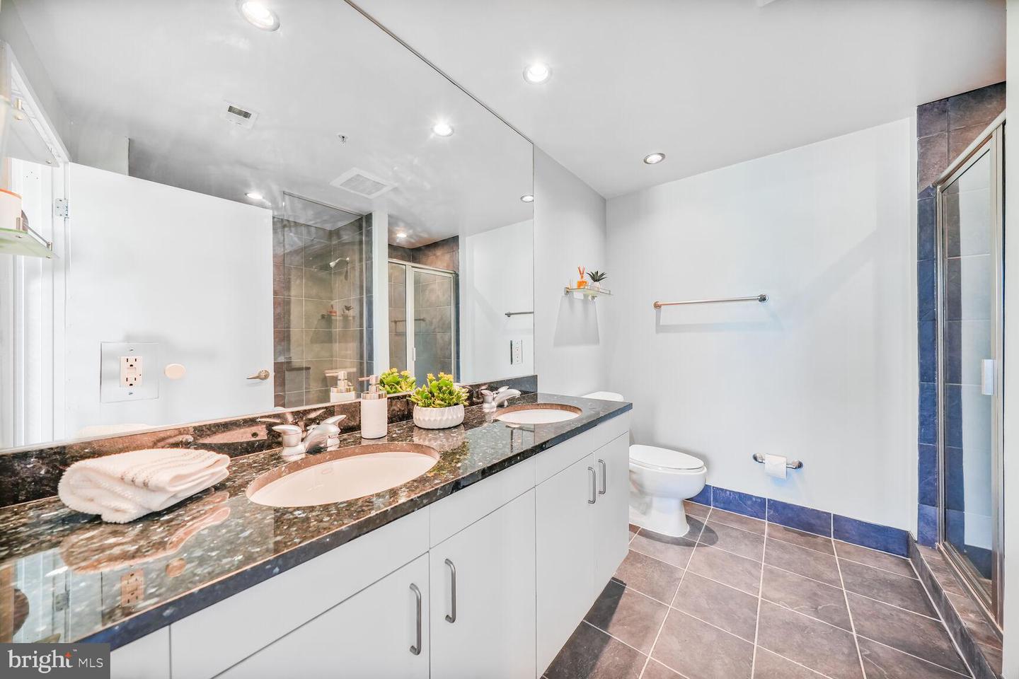 3409 Wilson Blvd #211 Property Photo 11