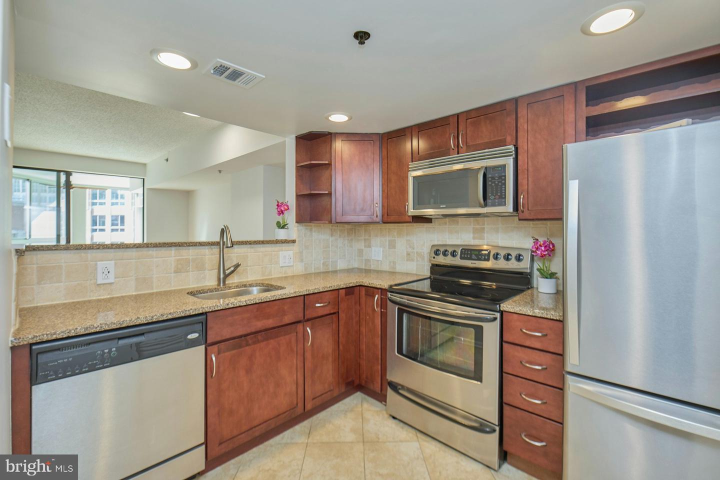 1001 N Vermont St #904 Property Photo